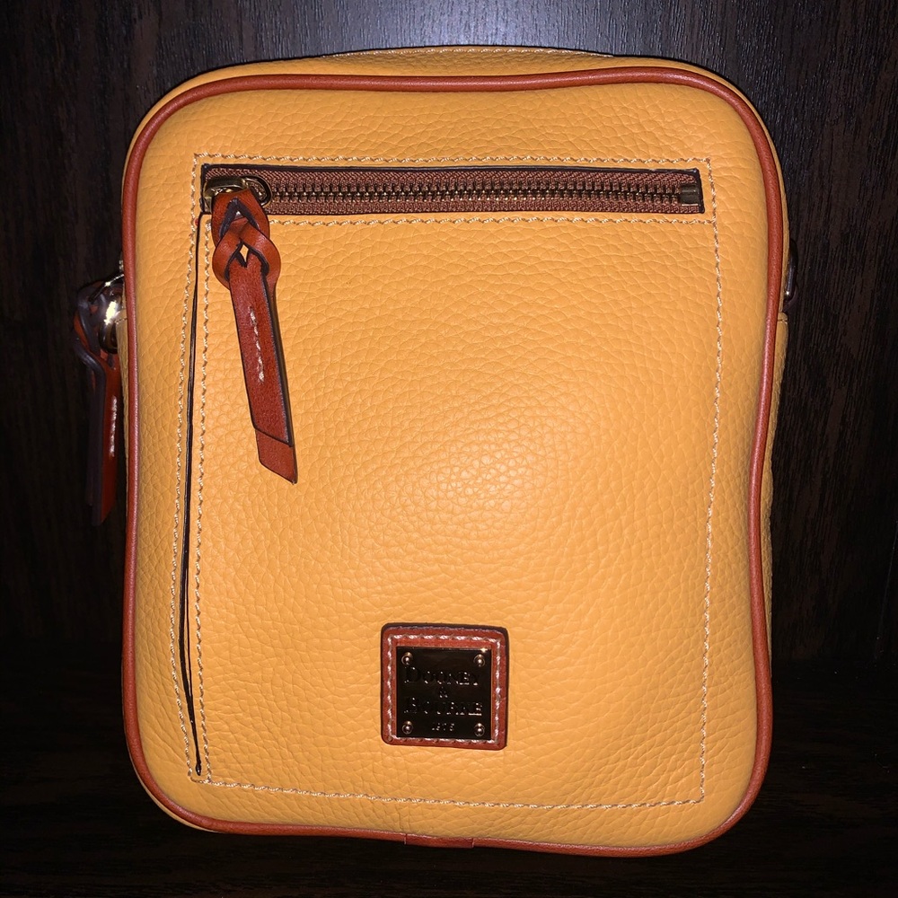 Dooney & Bourke Camera Bag Dandelion 🌼🍁🌻